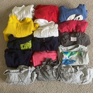 Lot of 15 size 8/m boys t shirts.